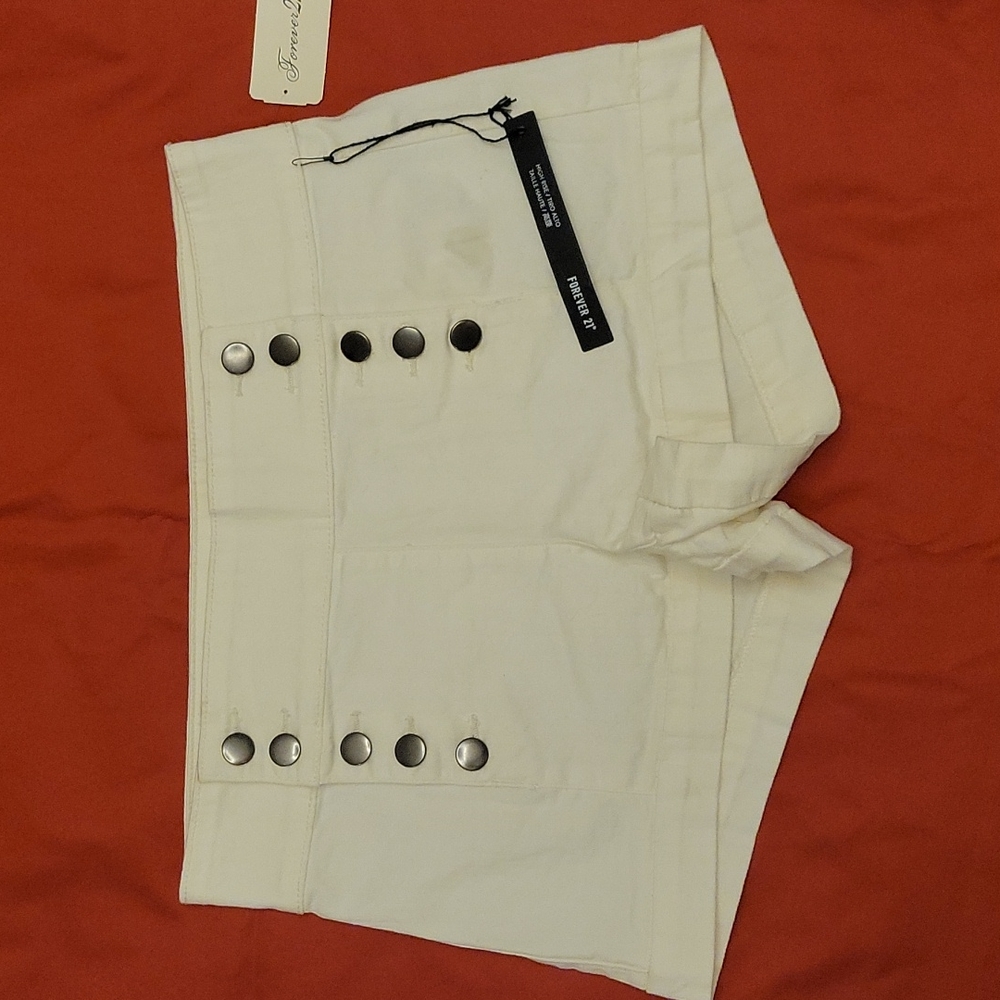 NWT Forever 21 women's shorts size 28